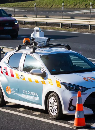 Toll control car equipped with network cameras on the highway.