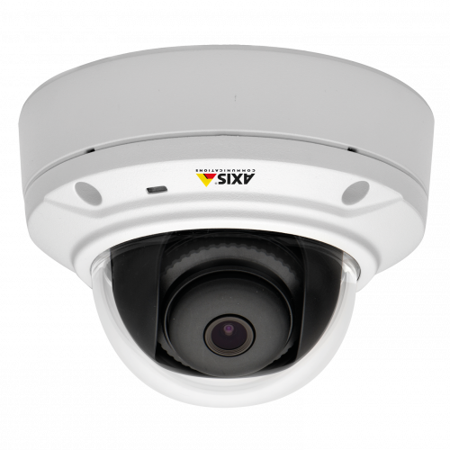 La caméra IP AXIS M3025-LV dispose d'une fonction jour/nuit et d'un stockage local. La caméra est vue depuis un café.