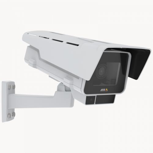 La AXIS P1377-LE IP Camera tiene OptimizedIR y Forensic WDR. El producto se muestra desde el ángulo derecho.