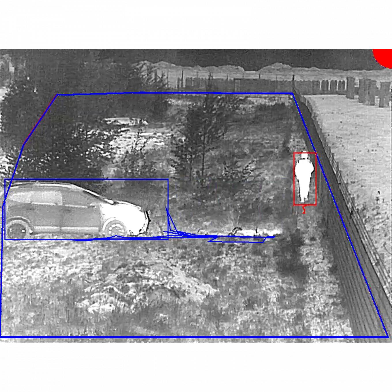 Aplikacja AXIS Perimeter Defender, czarno-białe zdjęcie w środowisku zewnętrznym