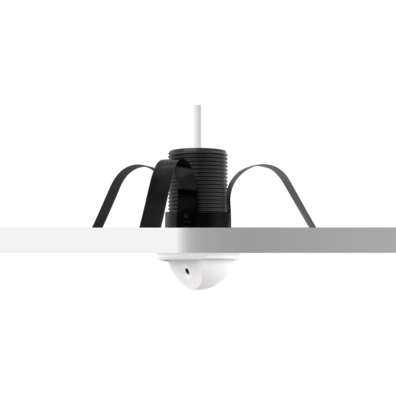 왼쪽 각도에서 본 천장에 장착된 AXIS F8225 Pinhole Accessory