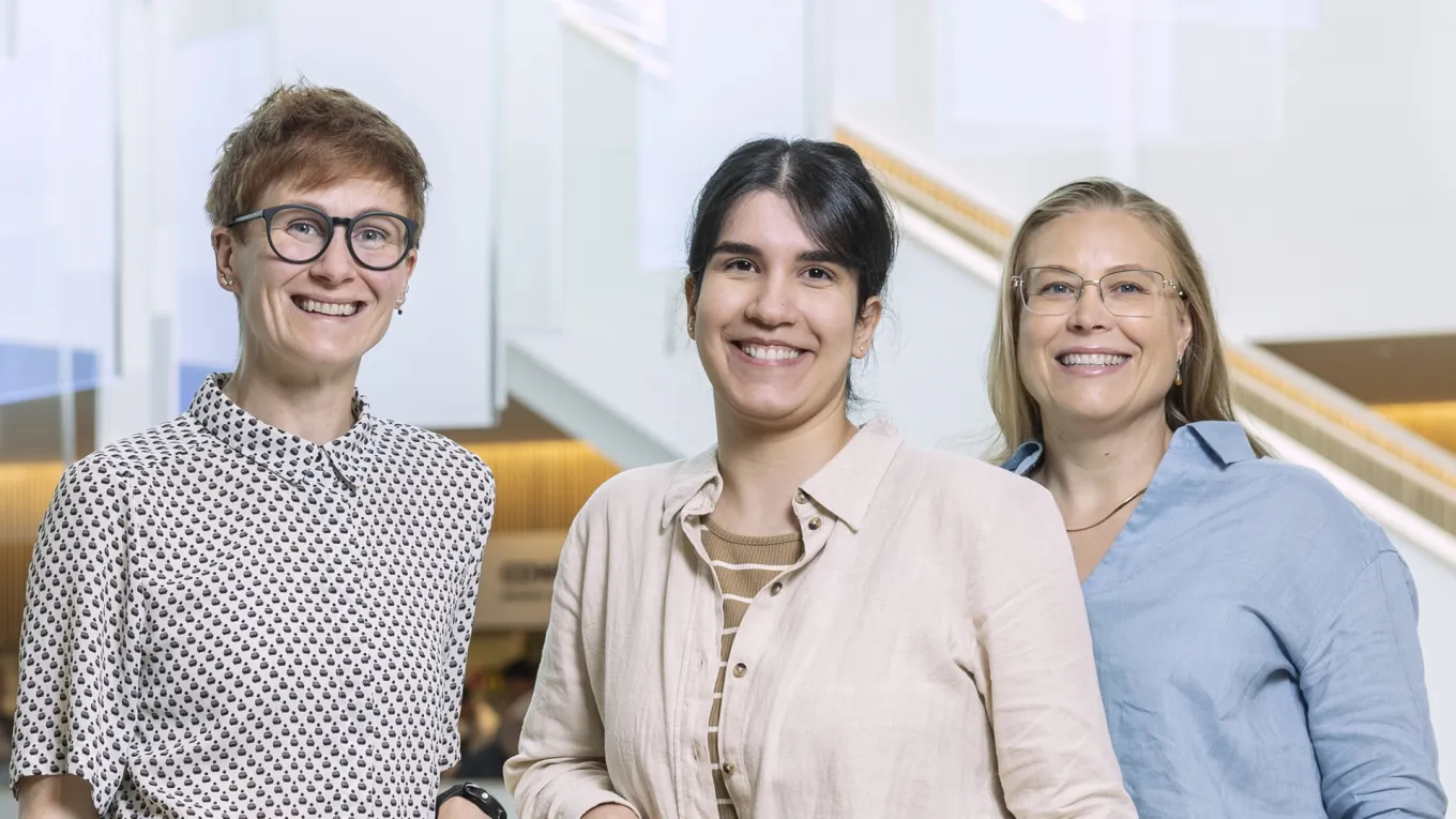 Eva Haslum, Lisa Eneroth and Tara Hassani posing for the camera 