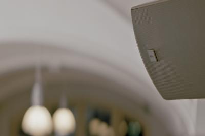 Tesisleri korumak veya hoş bir atmosfer yaratmak için akıllı ve kolay network ses çözümü